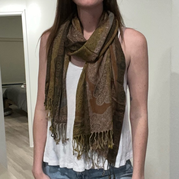 Scarf - Picture 5 of 5